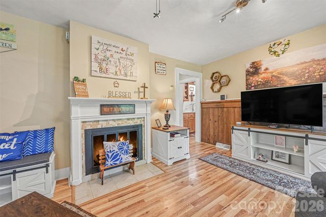 3748 Camp Stewart Road, Charlotte, NC 28215