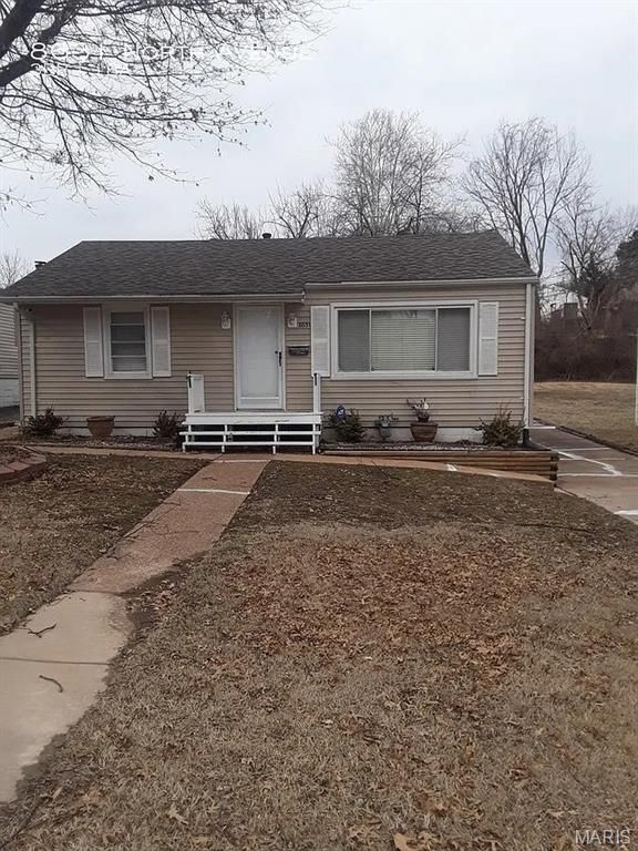 8631 North Avenue, St Louis, MO 63114