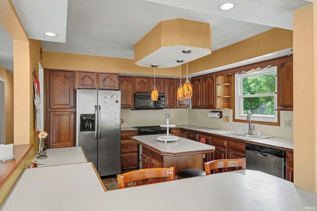 51093 Shady Lane, Elkhart, IN 46514