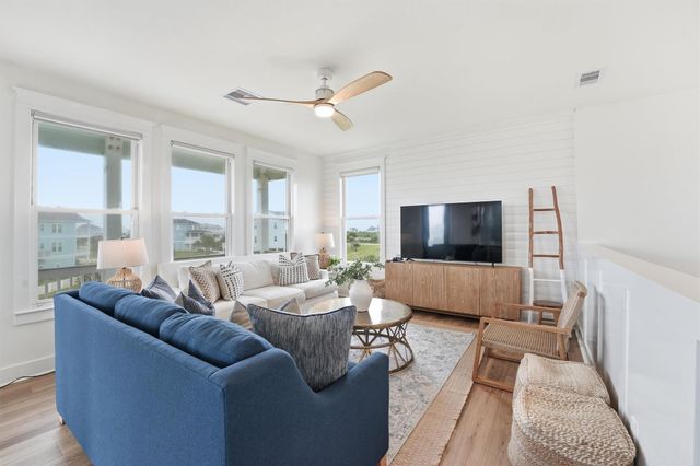 4130 King Rail Circle, Galveston, TX 77554