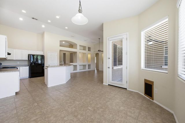 8407 W Myrtle Avenue, Glendale, AZ 85305