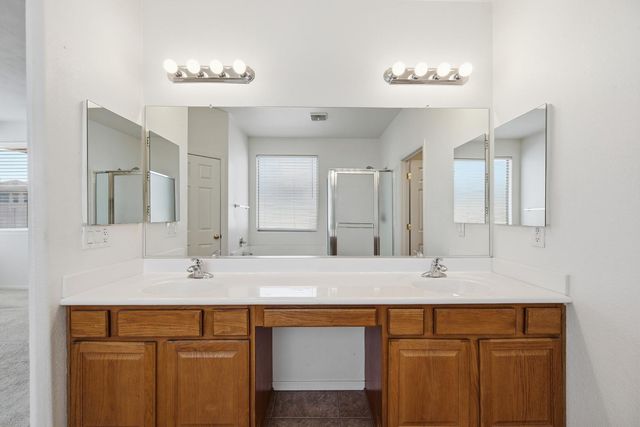 8407 W Myrtle Avenue, Glendale, AZ 85305