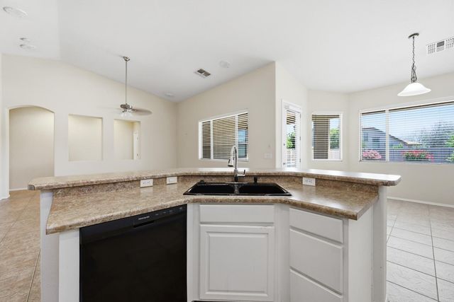 8407 W Myrtle Avenue, Glendale, AZ 85305