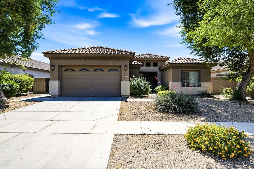 8407 W Myrtle Avenue, Glendale, AZ 85305