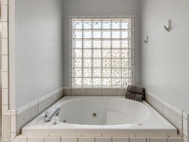 4720 W Canyon Road, Guthrie, OK 73044