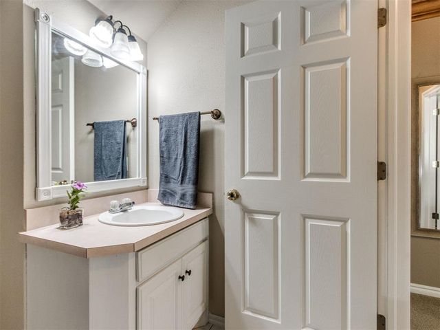 4720 W Canyon Road, Guthrie, OK 73044