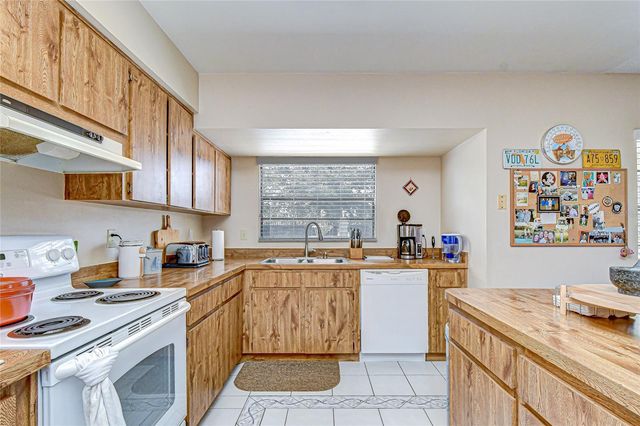 3805 BELL GRANDE DRIVE, Valrico, FL 33596