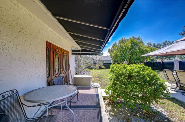 3805 BELL GRANDE DRIVE, Valrico, FL 33596