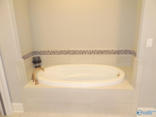 725 Indian Ridge Drive, Huntsville, AL 35803