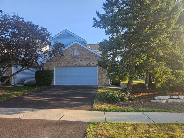 10 King Drive, Streamwood, IL 60107