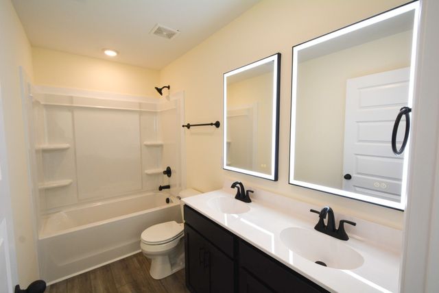 1469 Isaiah Dr, Clarksville, TN 37042