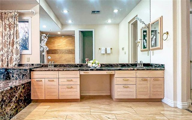 7829 Bermuda Dunes Avenue, Las Vegas, NV 89113