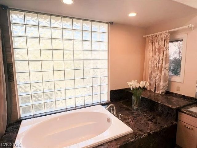 7829 Bermuda Dunes Avenue, Las Vegas, NV 89113