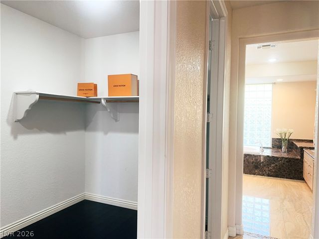 7829 Bermuda Dunes Avenue, Las Vegas, NV 89113