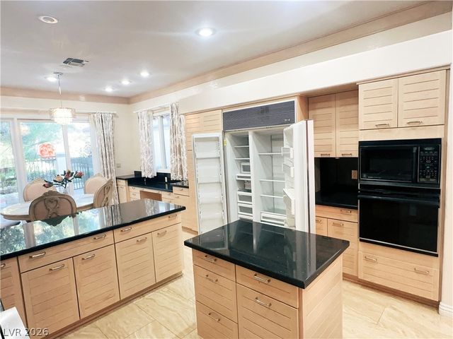 7829 Bermuda Dunes Avenue, Las Vegas, NV 89113