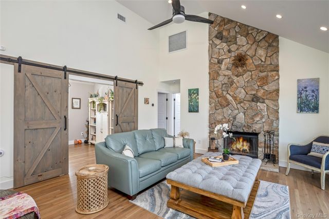 4 Bay Street, Center Moriches, NY 11934