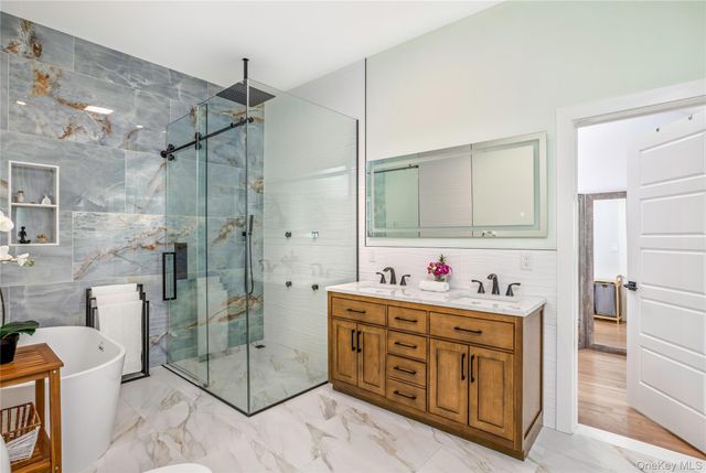 4 Bay Street, Center Moriches, NY 11934