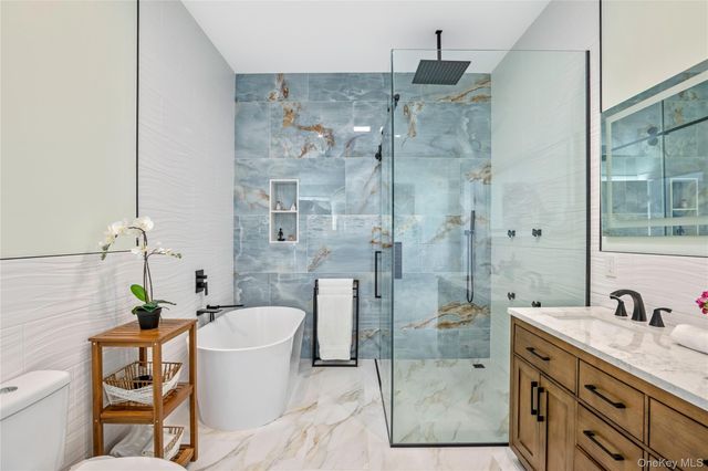 4 Bay Street, Center Moriches, NY 11934