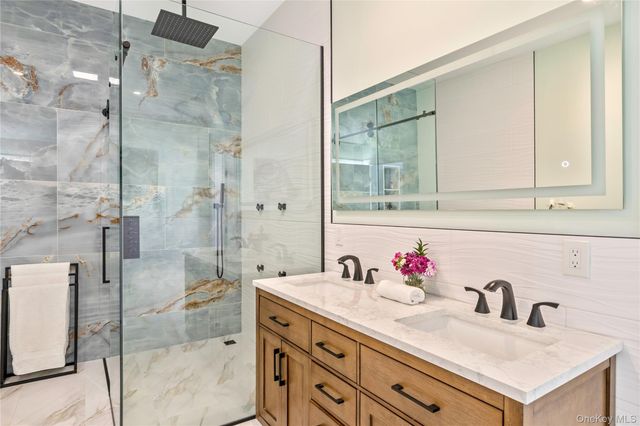 4 Bay Street, Center Moriches, NY 11934