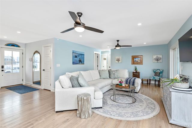 4 Bay Street, Center Moriches, NY 11934