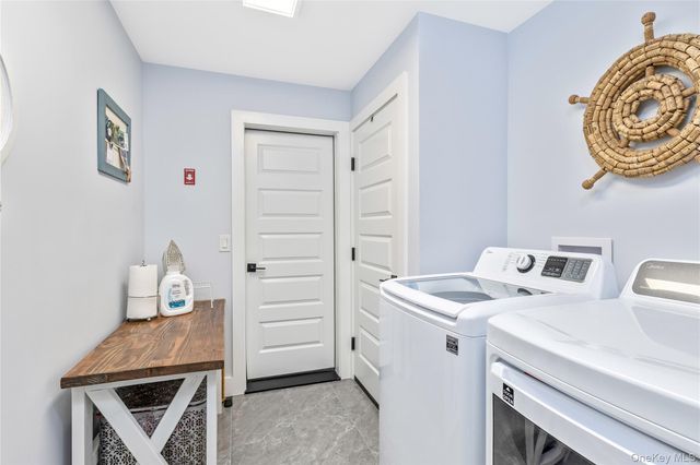 4 Bay Street, Center Moriches, NY 11934