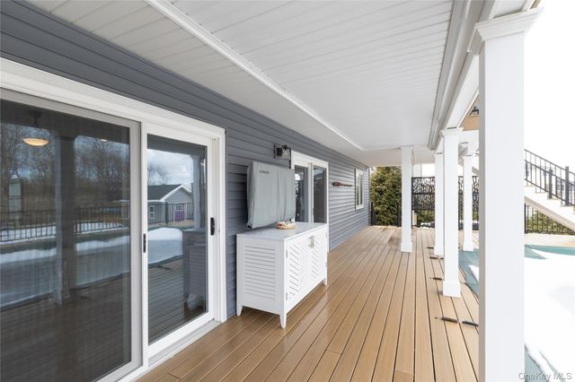 4 Bay Street, Center Moriches, NY 11934