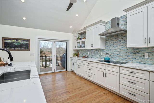 4 Bay Street, Center Moriches, NY 11934