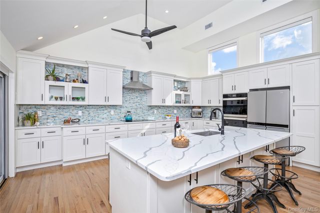 4 Bay Street, Center Moriches, NY 11934