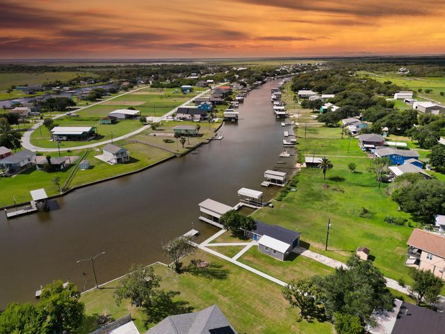 876 County Road 298, Sargent, TX 77414