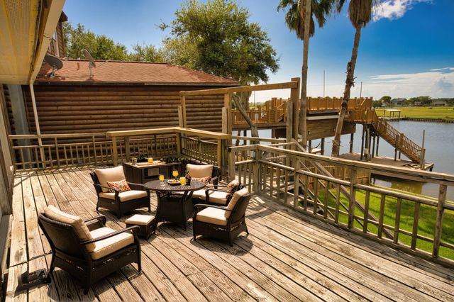 876 County Road 298, Sargent, TX 77414