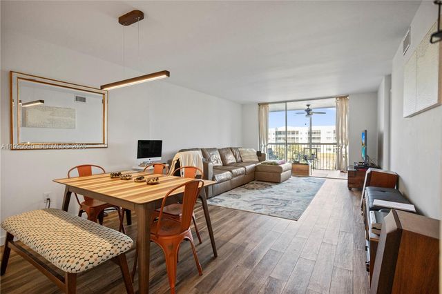 7676 Trent Dr 308, Tamarac, FL 33321