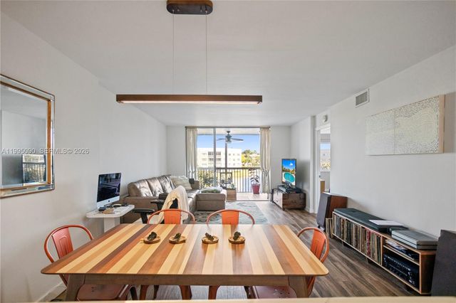 7676 Trent Dr 308, Tamarac, FL 33321