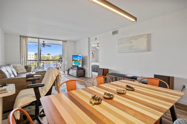 7676 Trent Dr 308, Tamarac, FL 33321