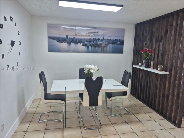 8405 NW 8th Street 304, Miami, FL 33126