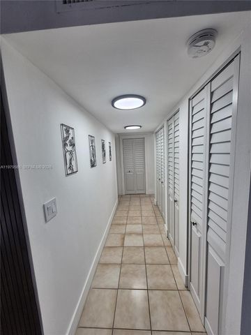 8405 NW 8th Street 304, Miami, FL 33126