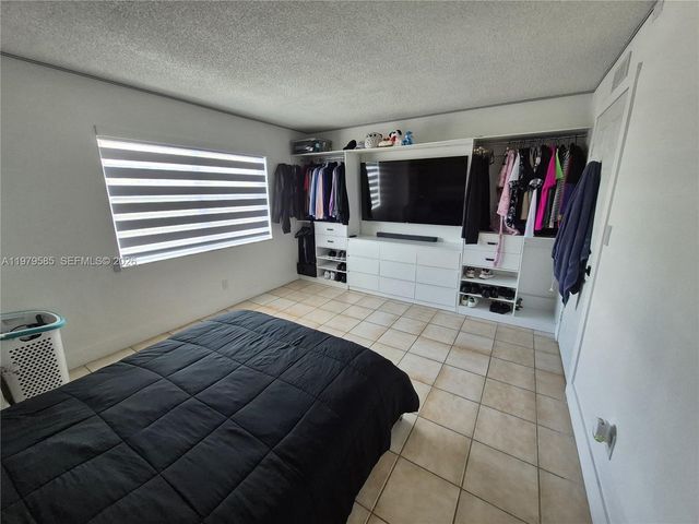 8405 NW 8th Street 304, Miami, FL 33126
