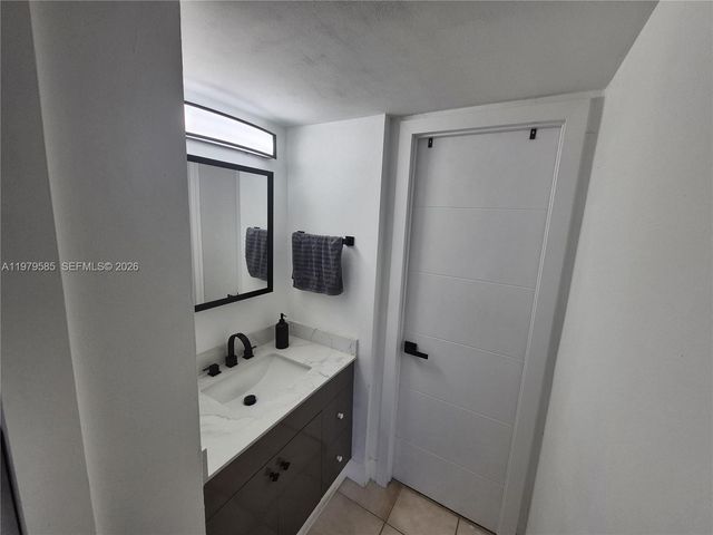 8405 NW 8th Street 304, Miami, FL 33126