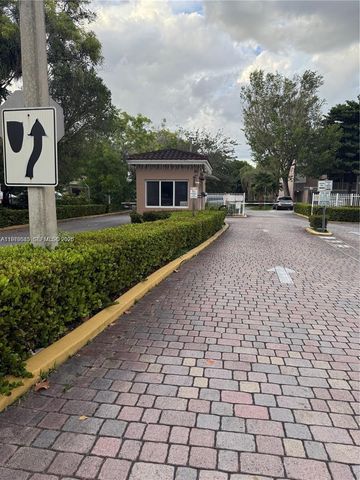 8405 NW 8th Street 304, Miami, FL 33126