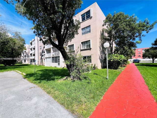 8405 NW 8th Street 304, Miami, FL 33126