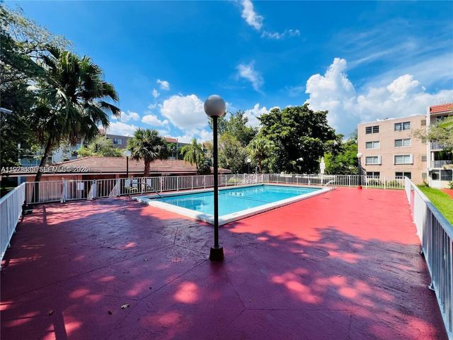 8405 NW 8th Street 304, Miami, FL 33126