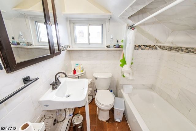 308 Davis Ave, Harrison Town, NJ 07029