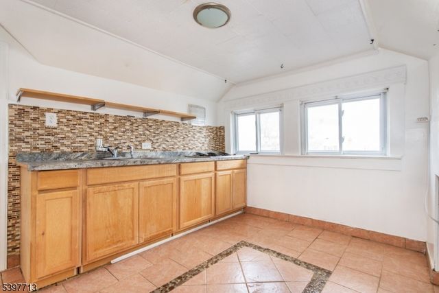 308 Davis Ave, Harrison Town, NJ 07029