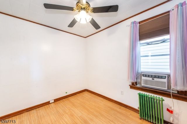 308 Davis Ave, Harrison Town, NJ 07029