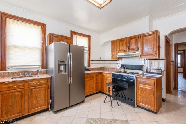 308 Davis Ave, Harrison Town, NJ 07029