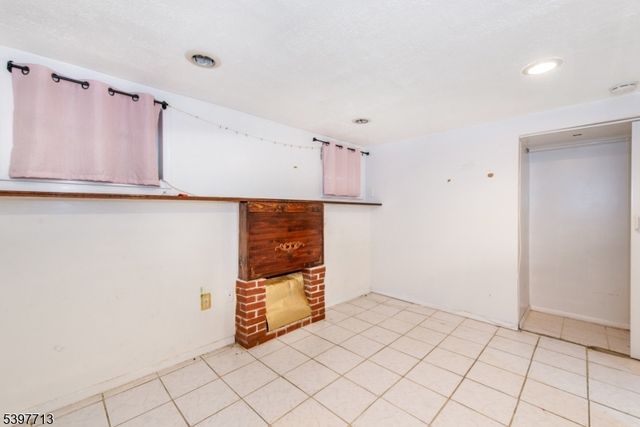 308 Davis Ave, Harrison Town, NJ 07029