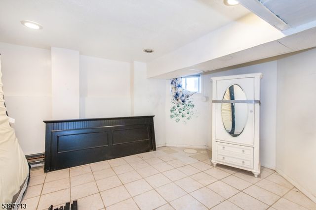 308 Davis Ave, Harrison Town, NJ 07029