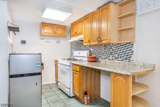 308 Davis Ave, Harrison Town, NJ 07029