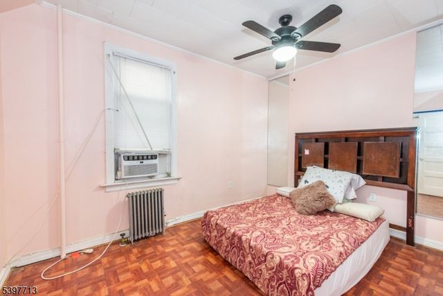 308 Davis Ave, Harrison Town, NJ 07029