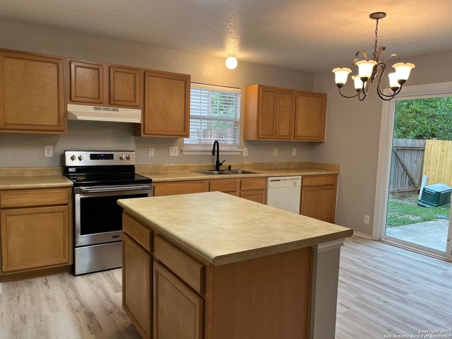 4522 Roxio, San Antonio, TX 78238