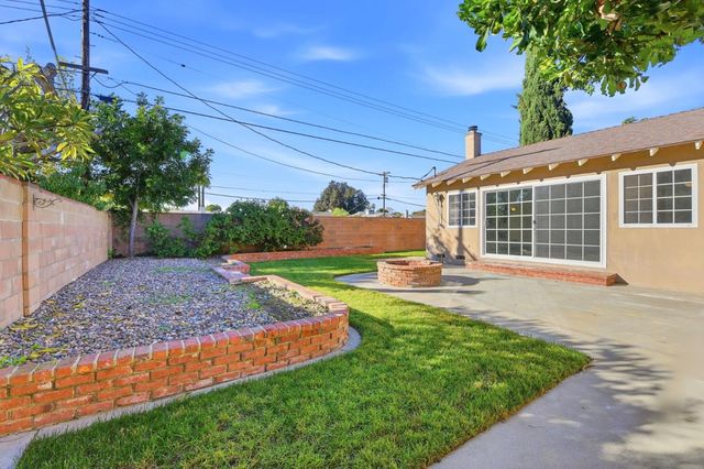 6539 Petit Avenue, Van Nuys (los Angeles), CA 91406